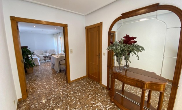 Sale - Apartment / flat -
Elche - Centro