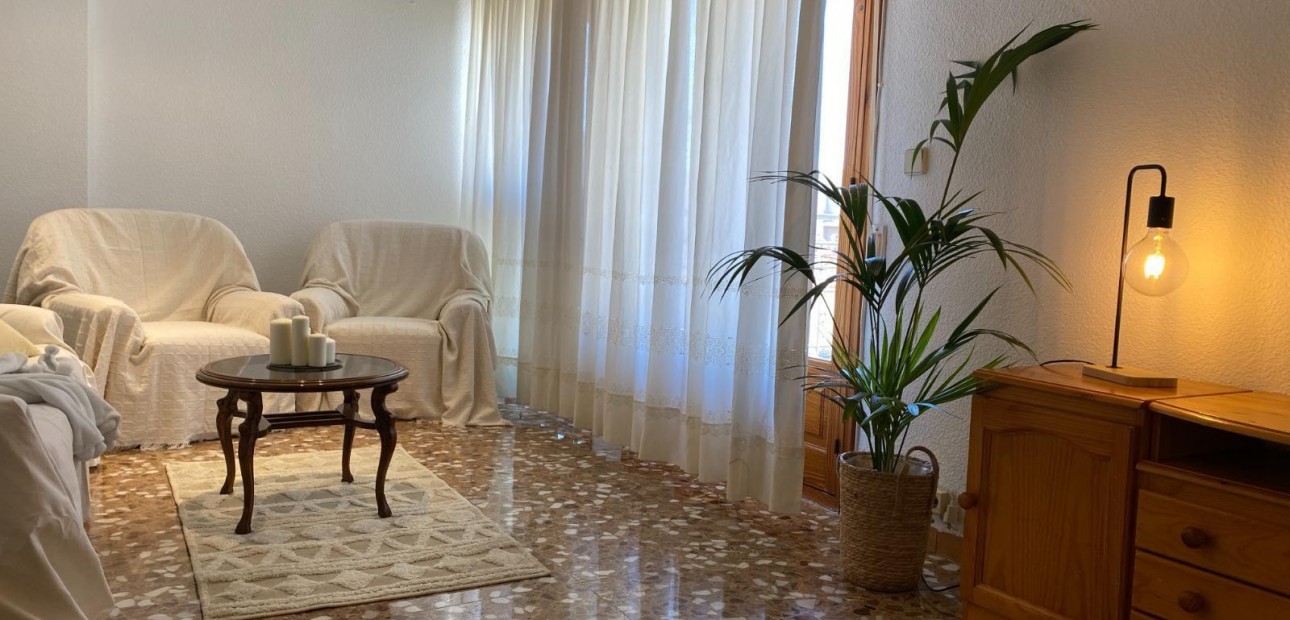 Sale - Apartment / flat -
Elche - Centro