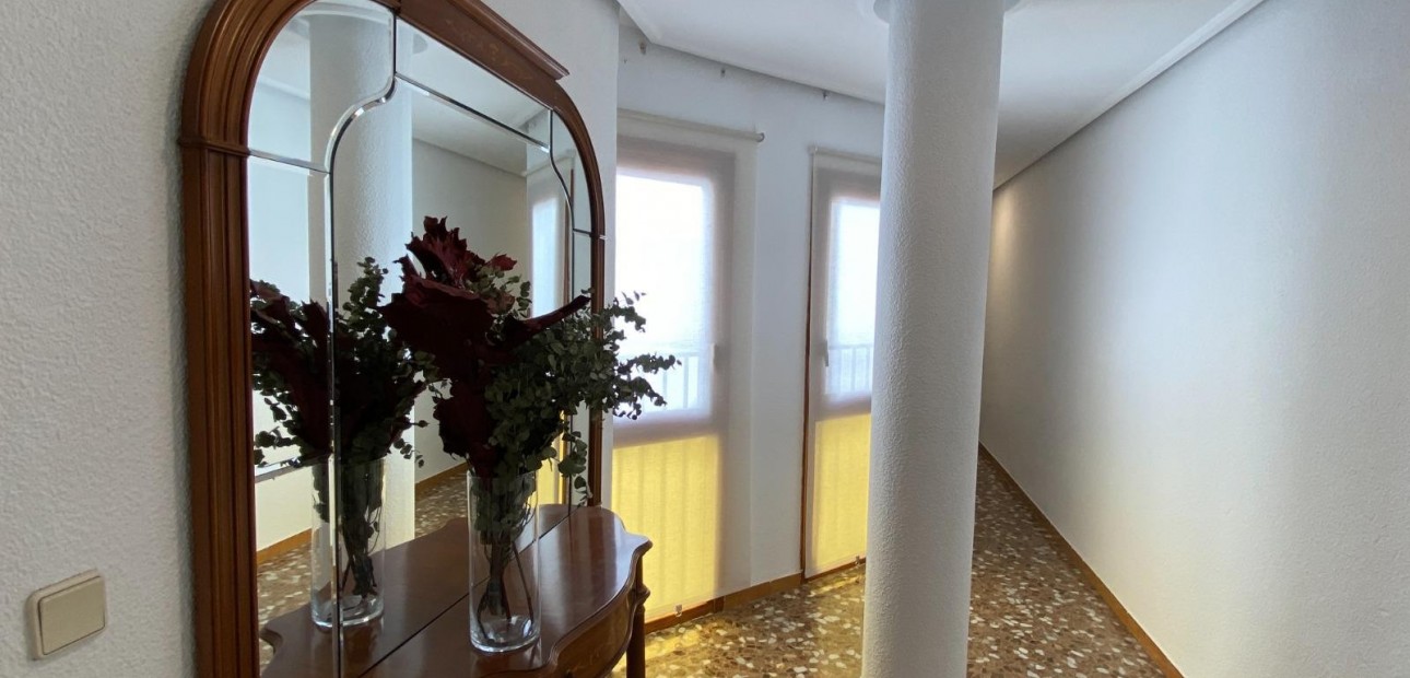 Sale - Apartment / flat -
Elche - Centro