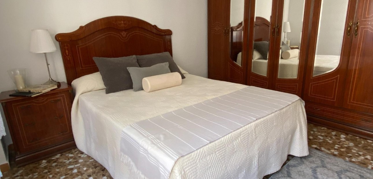 Sale - Apartment / flat -
Elche - Centro