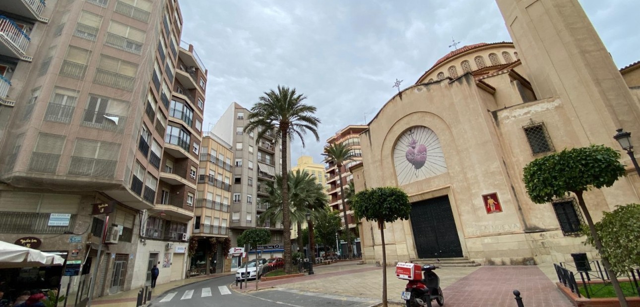 Sale - Apartment / flat -
Elche - Centro