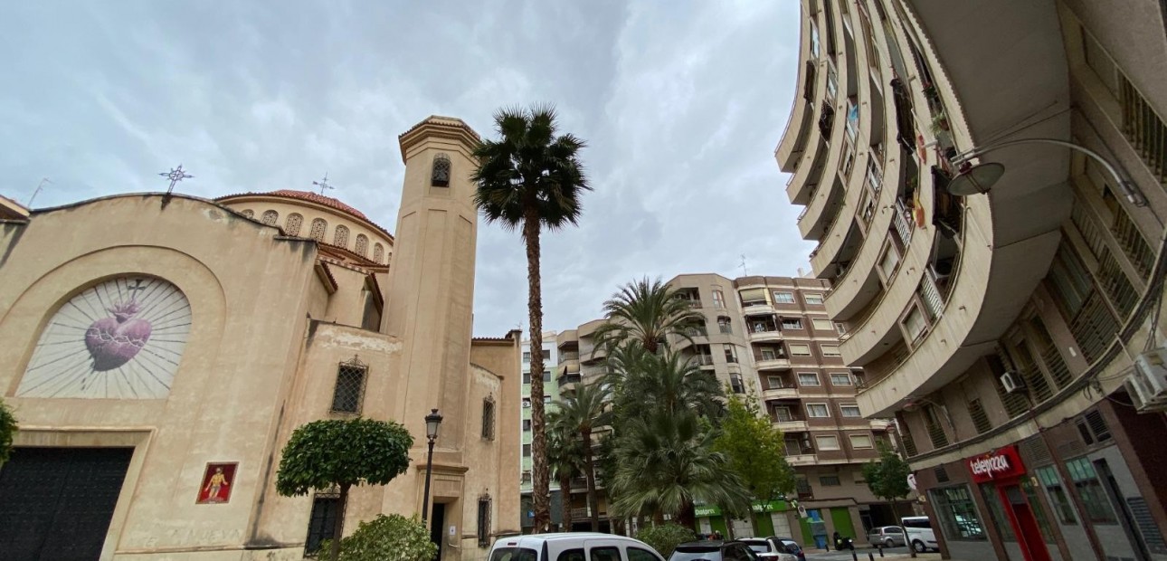 Sale - Apartment / flat -
Elche - Centro