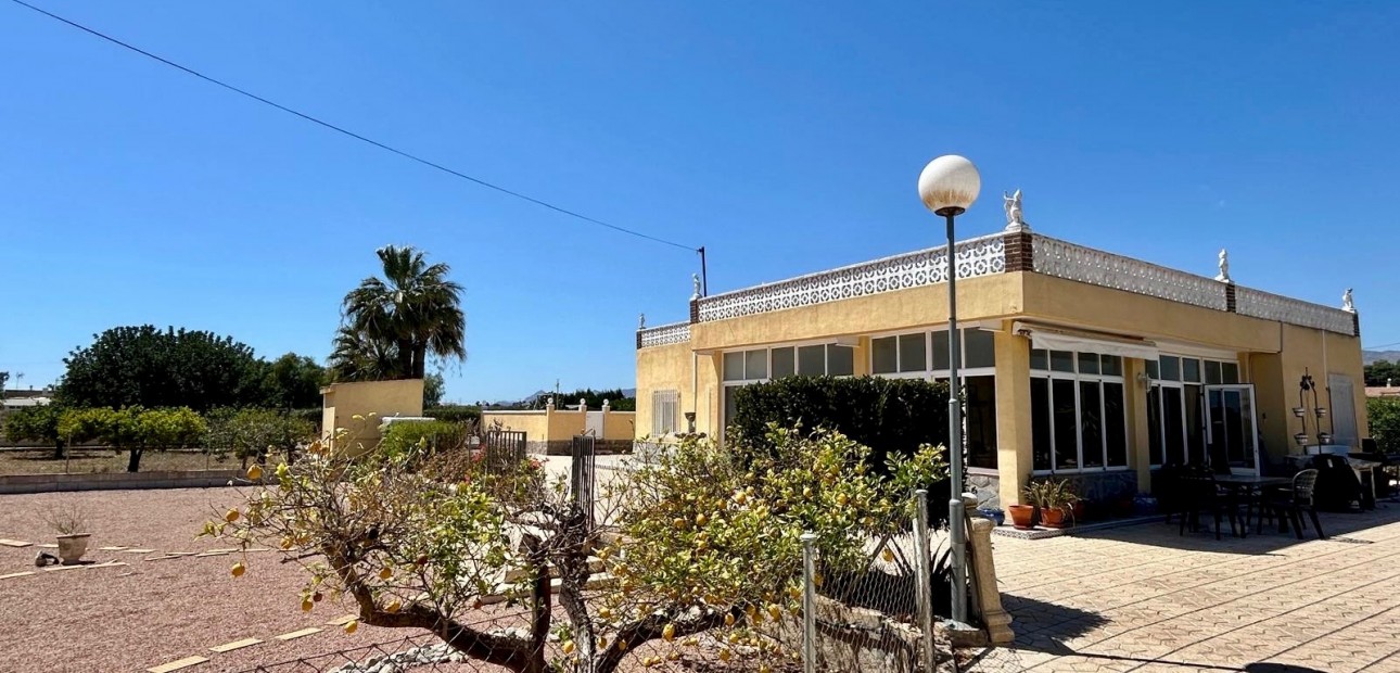 Venta - Country Property -
Crevillente