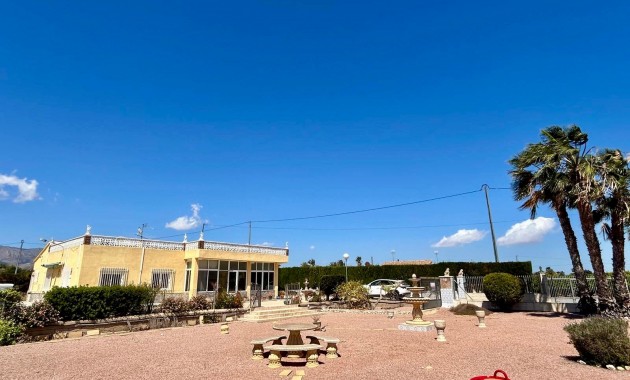 Venta - Country Property -
Crevillente