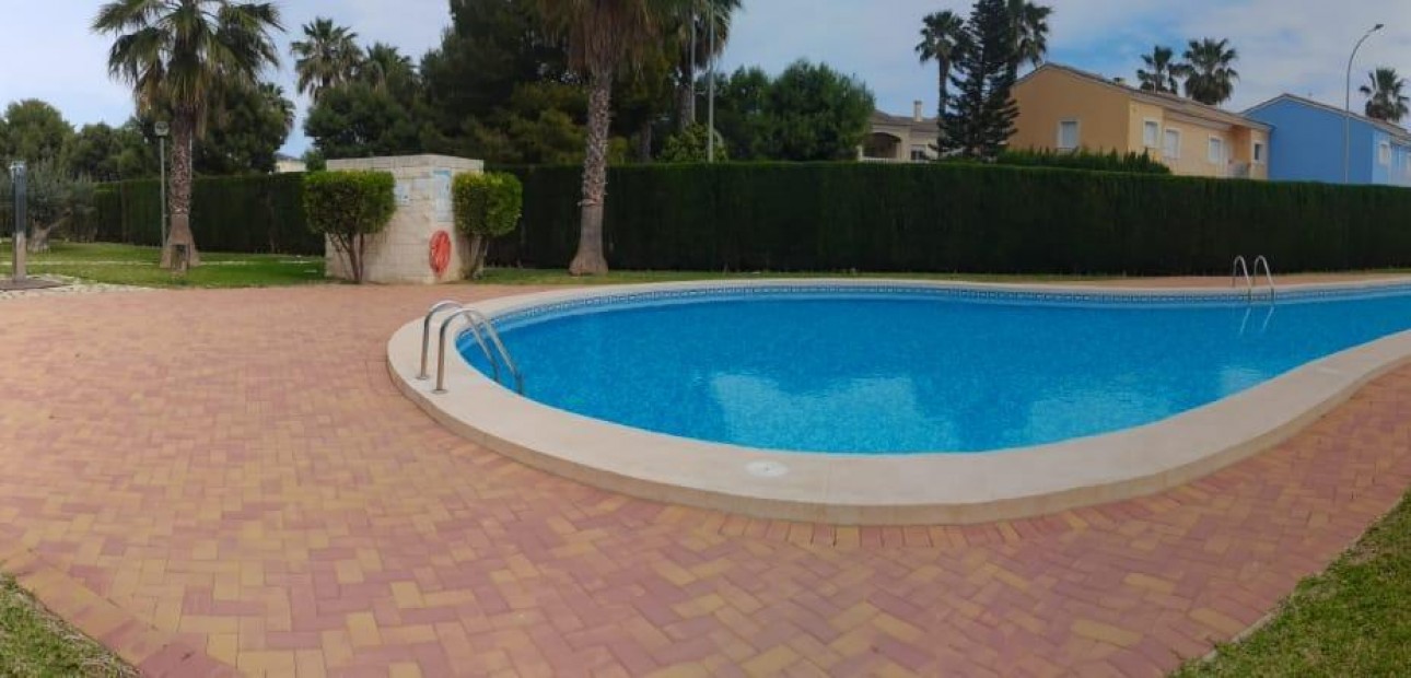 Sale - Ground Floor -
Denia - Les deveses