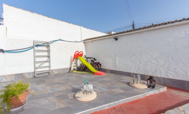 Sale - Villa -
Torrevieja - El chaparral