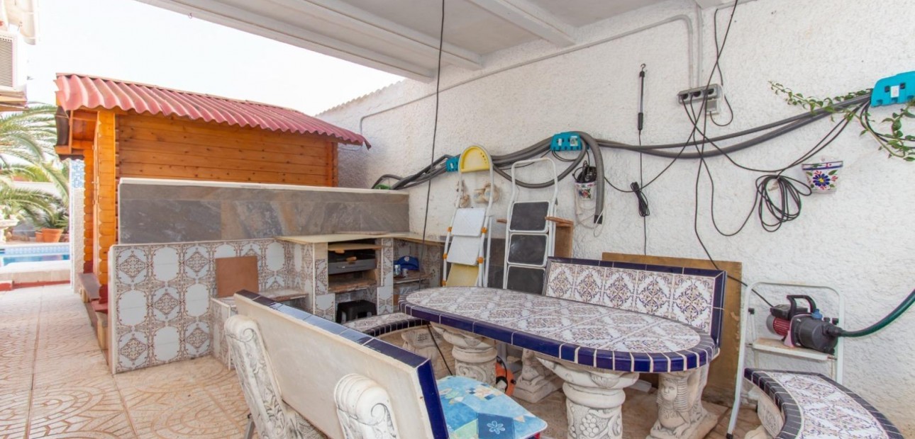 Sale - Villa -
Torrevieja - El chaparral