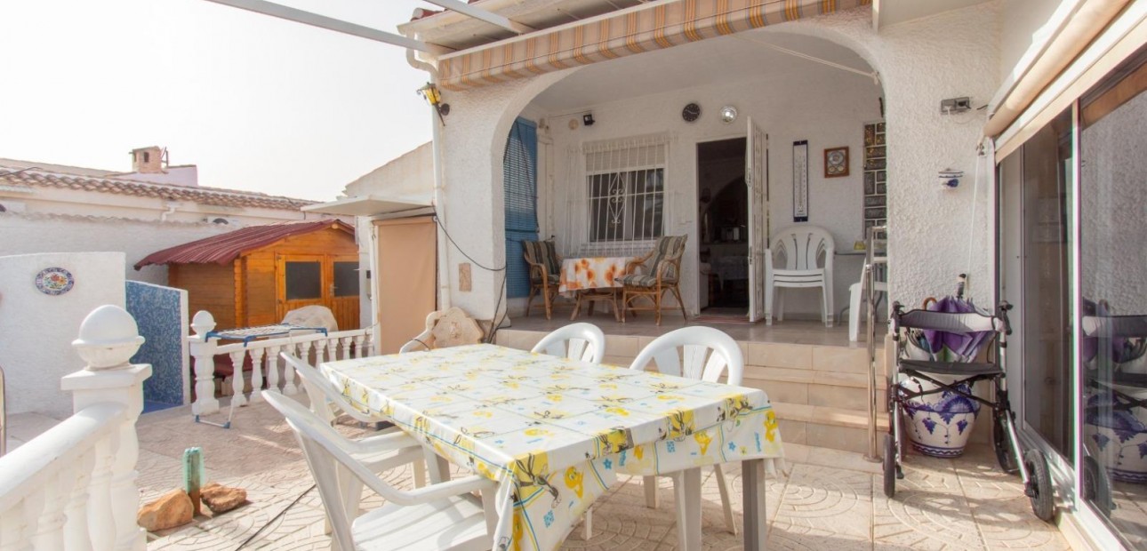 Sale - Villa -
Torrevieja - El chaparral