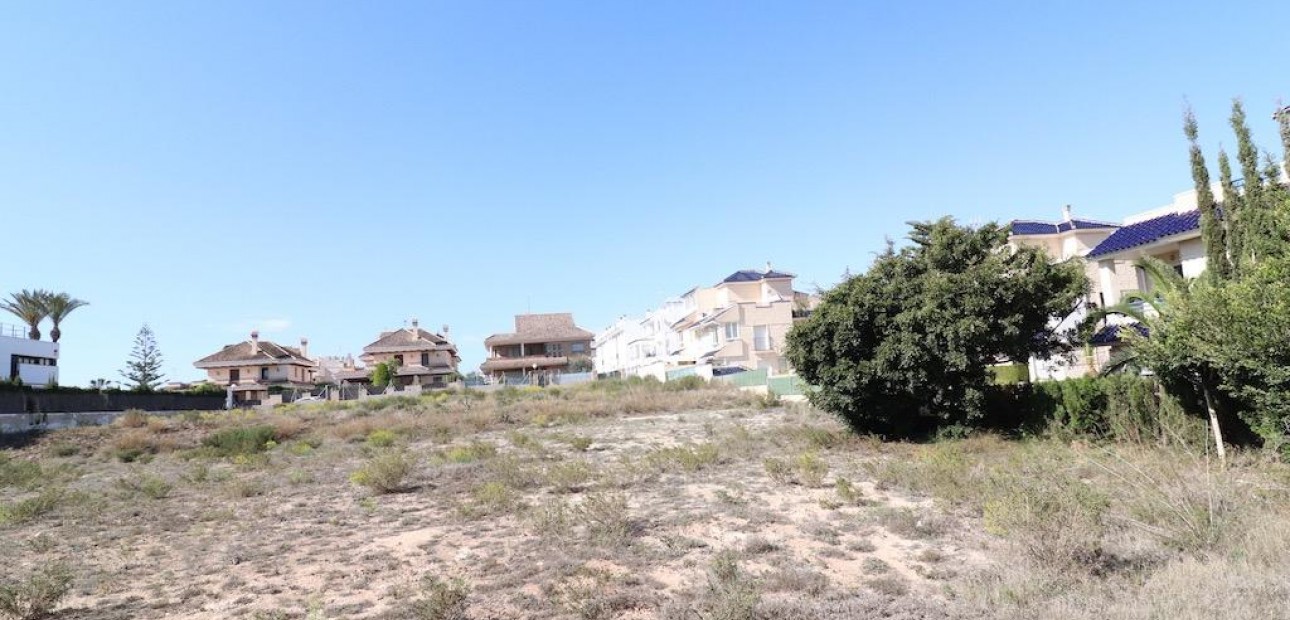 Venta - Parcela / Terreno -
Torrevieja - La veleta