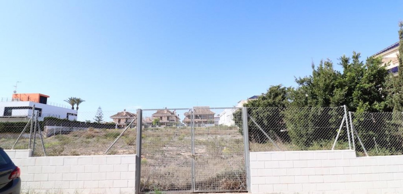 Venta - Parcela / Terreno -
Torrevieja - La veleta