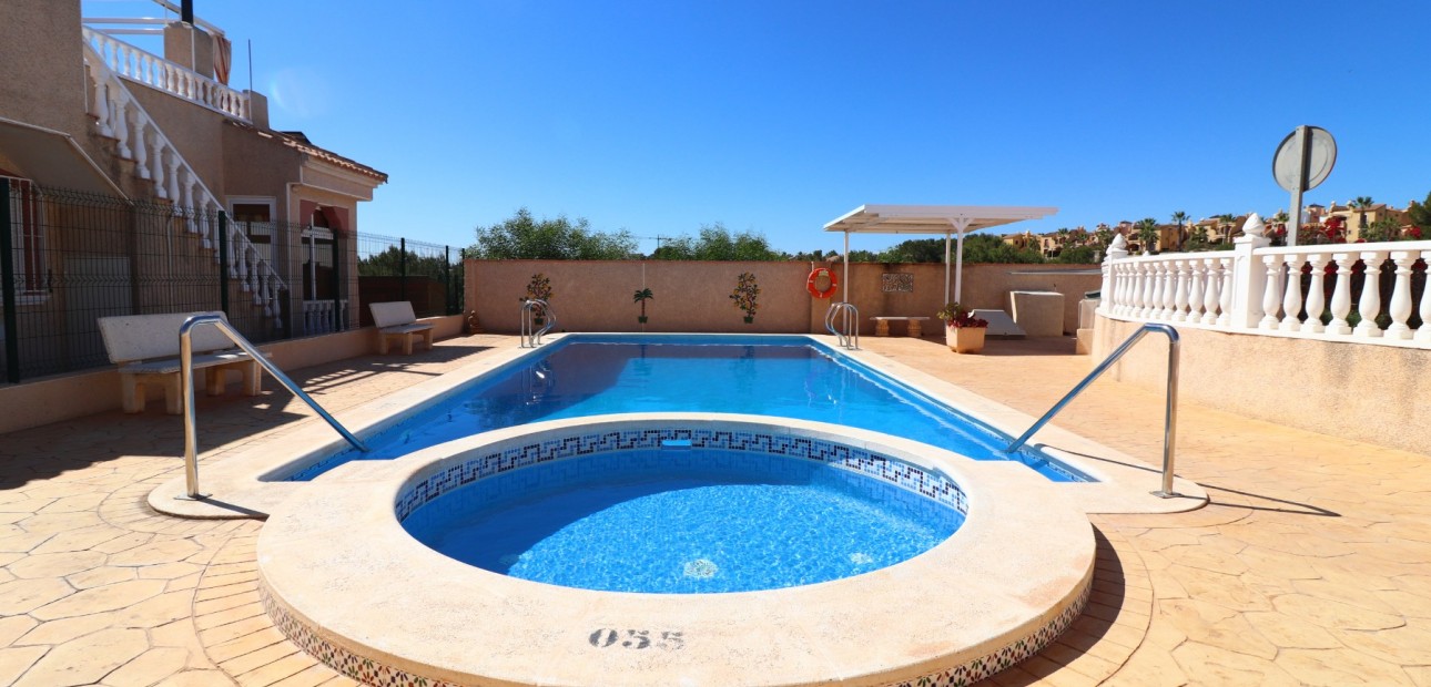 Sale - Detached Villa -
Algorfa - Montemar