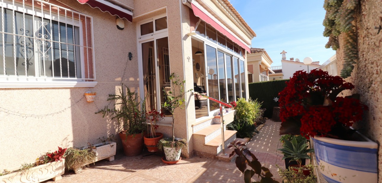 Herverkoop - Detached Villa -
Algorfa - Montemar