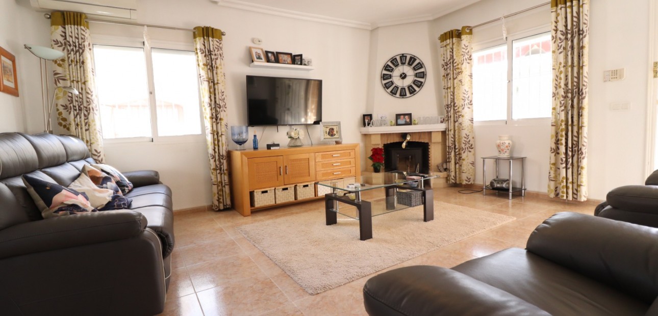 Herverkoop - Detached Villa -
Algorfa - Montemar