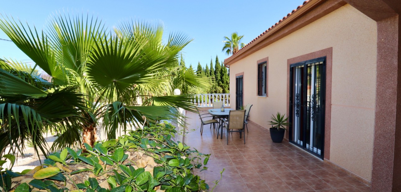 Venta - Country Property -
Catral