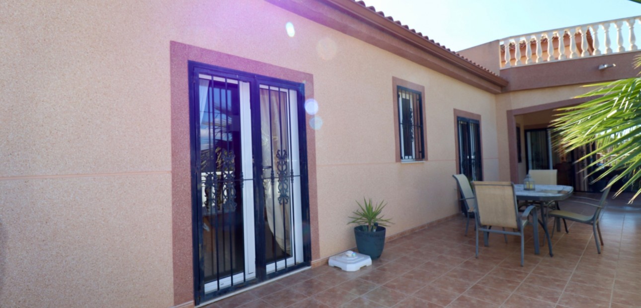 Venta - Country Property -
Catral