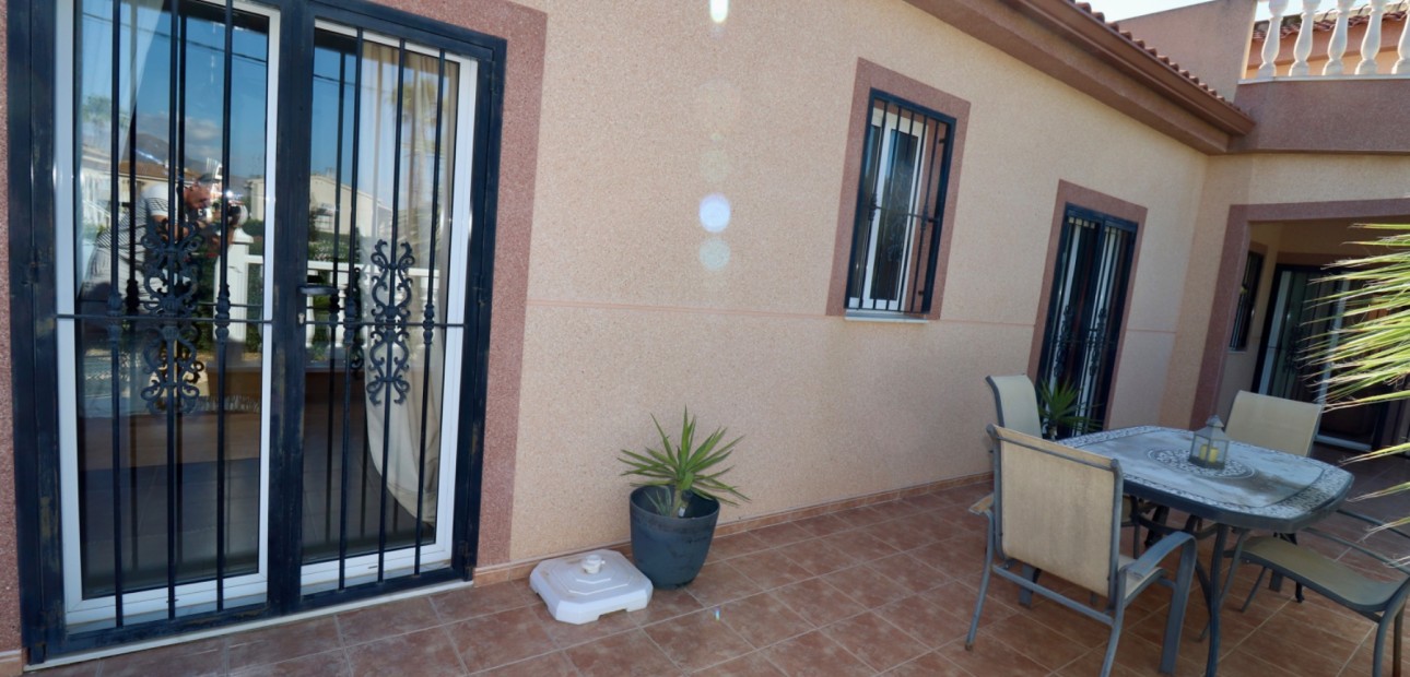 Venta - Country Property -
Catral