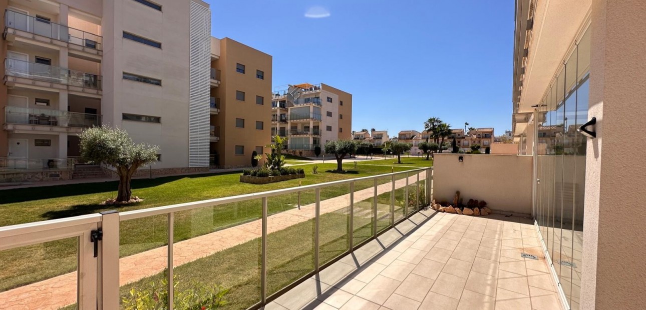 Sale - Apartment / flat -
Orihuela Costa - Villa Martin