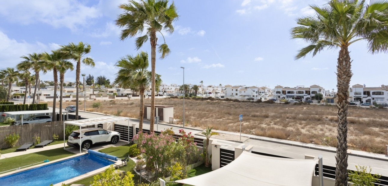 Herverkoop - Villa -
Orihuela - Vistabella Golf