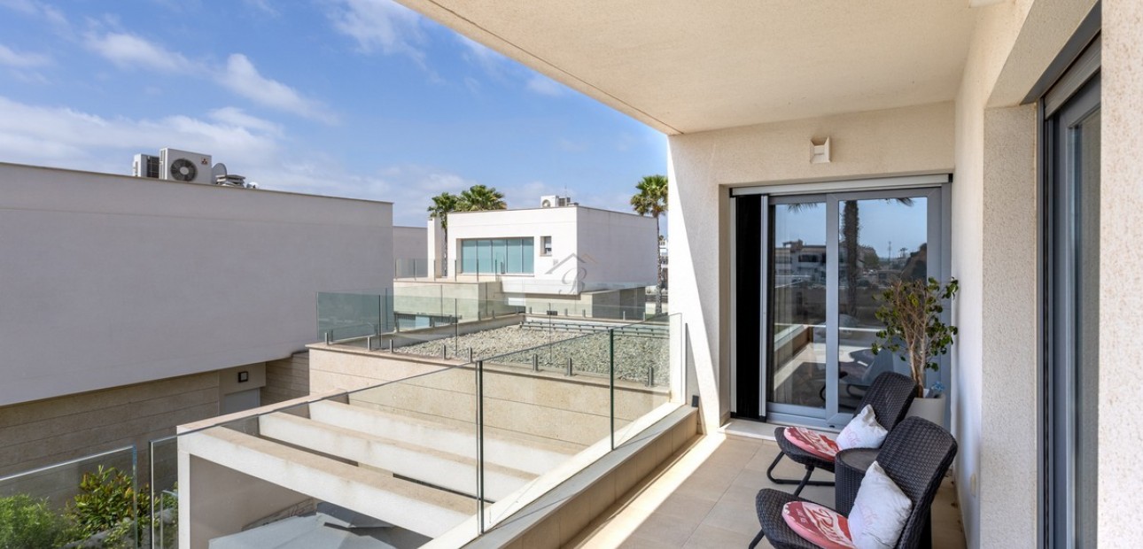 Sale - Villa -
Orihuela - Vistabella Golf