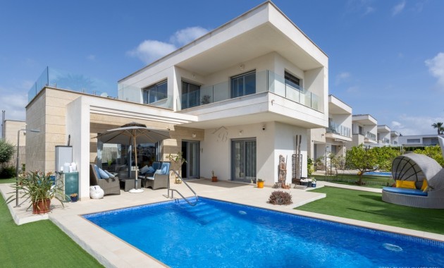 Sale - Villa -
Orihuela - Vistabella Golf