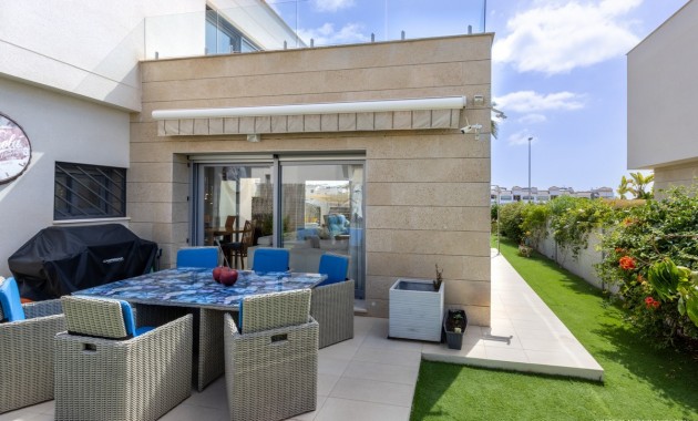 Sale - Villa -
Orihuela - Vistabella Golf