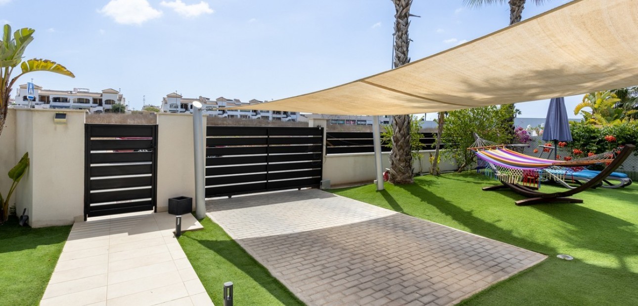 Sale - Villa -
Orihuela - Vistabella Golf