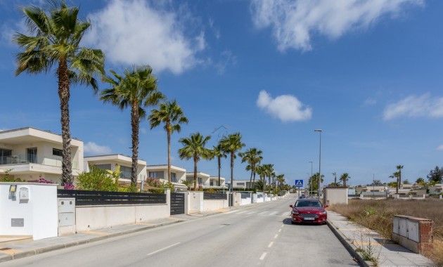 Herverkoop - Villa -
Orihuela - Vistabella Golf