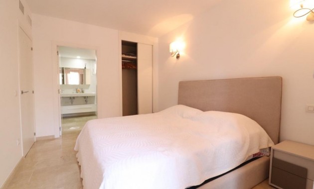 Sale - Apartment / flat -
Torrevieja - Punta prima