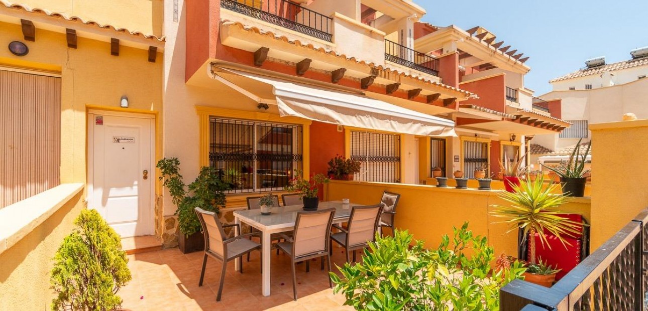 Venta - Terraced house -
Orihuela Costa - Los Dolses